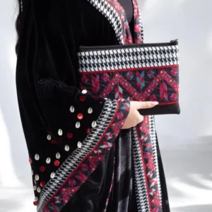 photo 5985572234976151943 y photoroom.webp